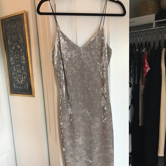 AKIRA Dresses & Skirts - AKIRA crushed velvet bodycon midi dress